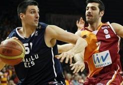 Anadolu Efes sözleşme yeniledi