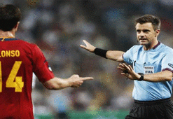 Final İtalyan hakemin!