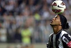 Yine Ronaldinho yine Beşiktaş...
