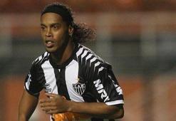 Ronaldinho'dan emeklilik açıklaması