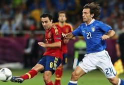 Xavi'den İspanya'ya veda