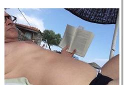 Yeni Şafak yazarı slip mayolu fotoğrafını paylaştı!