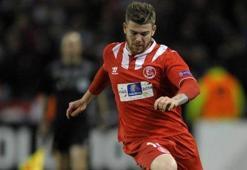 Liverpool'a İspanyol savunmacı