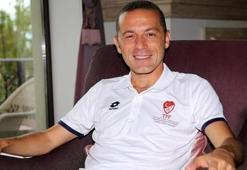 Annesini dinledi, hakem oldu