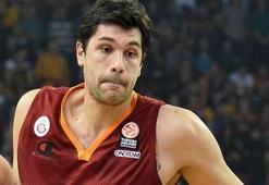 Cenk Efes'e imzayı attı