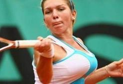 Halep de elendi!