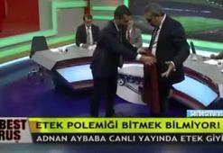 Canlı yayında etek giydi