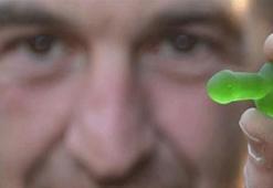 Penis şeklindeki jelibon ortalığı karıştırdı