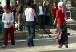 IŞİD'i protesto eden gruba satırlı tüfekli saldırı