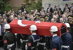 Genelkurmay Eski Başkanı Güreş'in cenaze töreninde beklenmedik isim