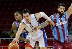 Anadolu Efes'ten ilk galibiyet