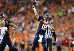 Peyton Manning tarihe geçti