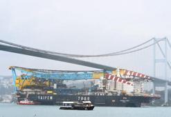 Dev gemi İstanbul Boğazı’ndan geçti!