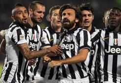 Juventus arayı açıyor