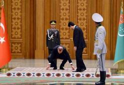 Erdoğan yine bayrağı yerde bırakmadı
