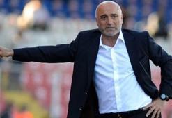 Hikmet Karaman imzayı atıyor