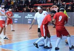 Anlamak için gözlerini yumdular