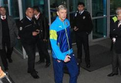 Wenger'den G.Saray'a sürprizli ilk 11