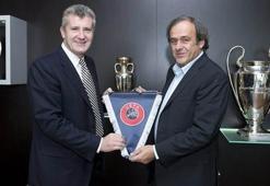 Davor Suker, UEFA'ya aday...