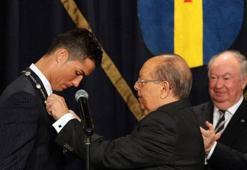 Ronaldo ödülleri topluyor