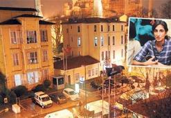 Rayların üzerinden geçmek isterken trenin altında kaldı