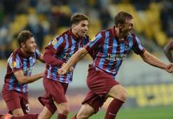 Papadopoulos gidiyor, o geliyor!