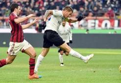 Milan'a bir darbe daha
