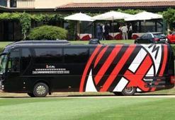 Milan takım otobüsünü de sattı