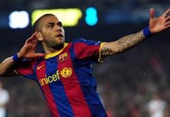 Alves, Barcelona'dan vazgeçmiyor