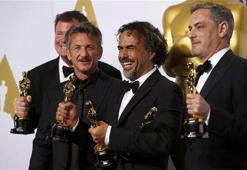 Sean Penn’den Oscar’da ırkçı şaka: 'Bu … Yeşil Kartı kim verdi?'