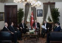 Erbakan mezarı başında anıldı
