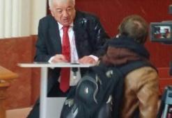 Paris Büyükelçisi'ne saldırı!