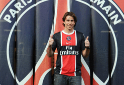 Maxwell PSG'de kaldı