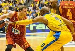 Galatasaray son çeyrekte yıkıldı
