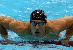 Phelps havuza geri dönüyor
