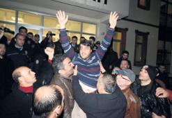 Parmak izi tutmadı, bırakıldılar!