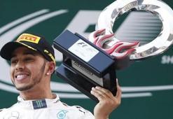 Hamilton 3'te 2 yaptı!