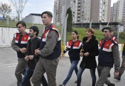 Kestiği elleri küçük parçalara ayırıp klozete atmış!