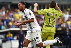 Ronaldinho'ya 1 dakika yetti
