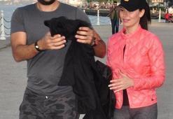 Makyajsız haliyle göğsünü gere gere poz verdi