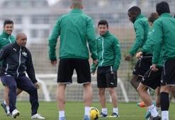 Akhisar 100'e ulaştı