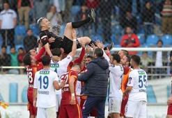 Gözyaşları içinde veda etti
