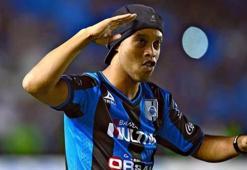 Hayal değil Ronaldinho geliyor