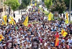 Sivas'ta on binler Madımak için yürüyor