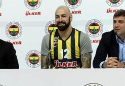 F.Bahçe'ye imzayı attı