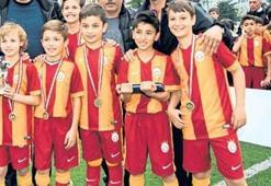 Miniklerde de şampiyon oldu