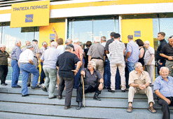 Komşuda bankalar açıldı zam bombardımanı geldi