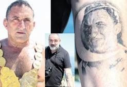 Koluna Taşçı’nın dövmesini yaptırdı!