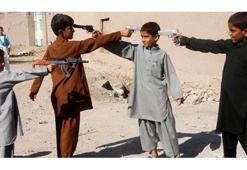 Afganistan'da oyuncak silah yasaklandı