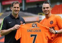 Rodney Sneijder imzaladı